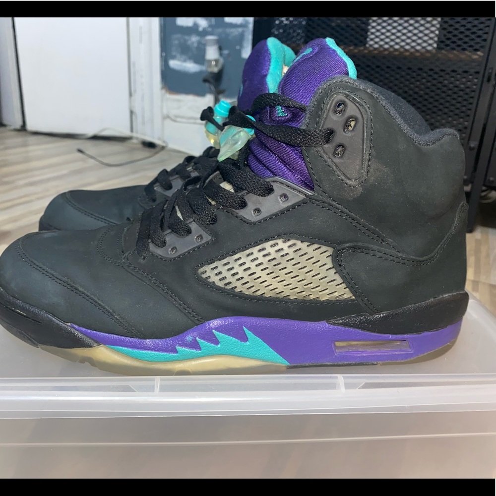 Men’s Nike Jordan 5 black grapes